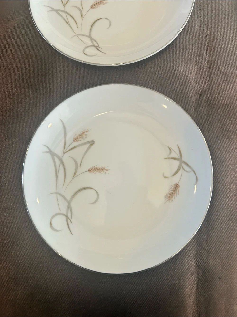 4 Elegant White/Platinum Trim Bread& Butter Plates with Gold Wheat Accent 6.25”